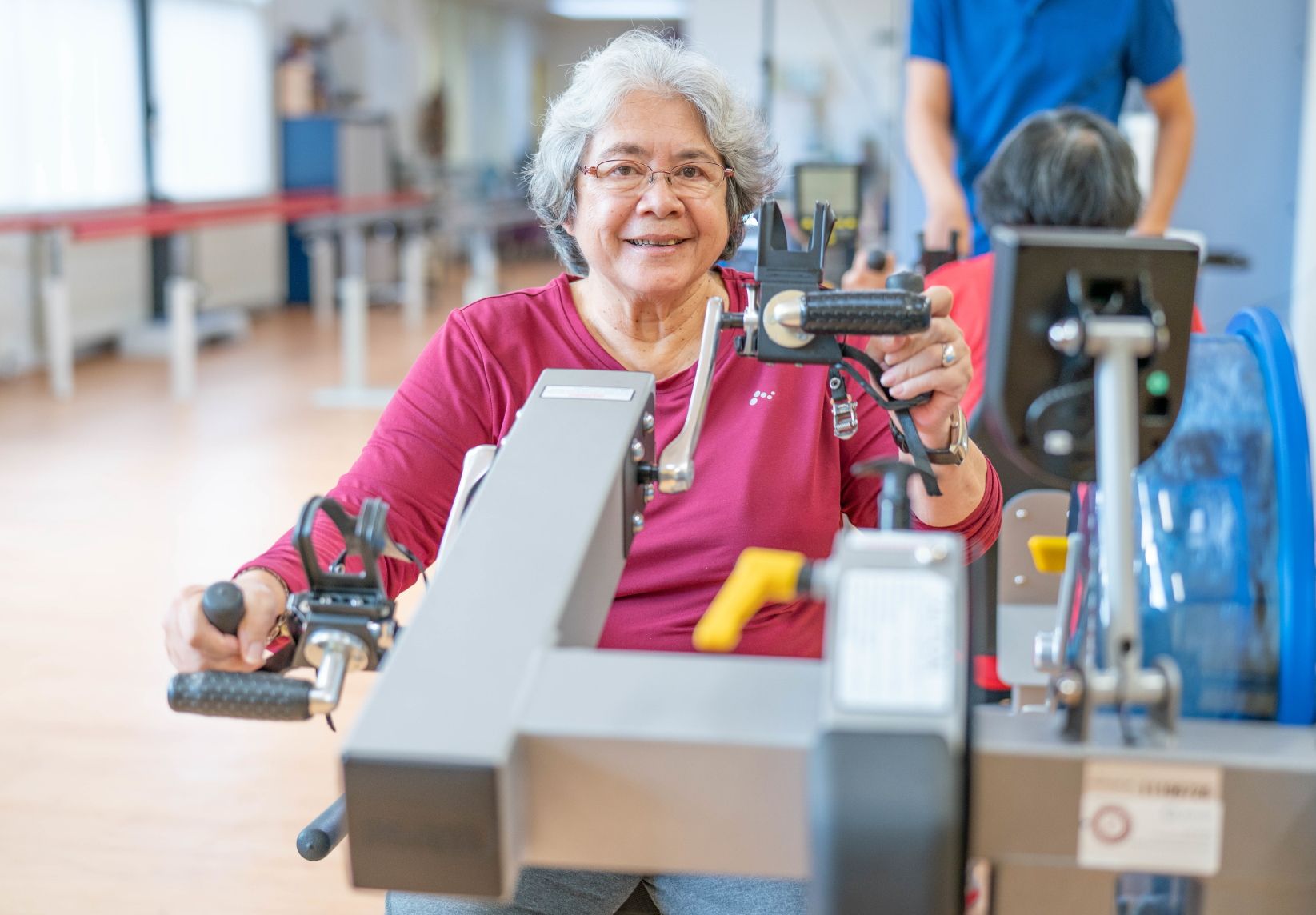 CH Fitnesszaal Mw Roza Armcrosstrainer 2 PZC Dordrecht-medische fitness
