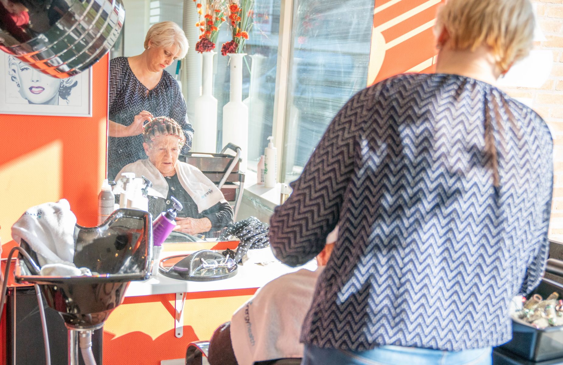 DM Kapper Anneke Van De Rest Mw Stoppelenburg Knippen 2 PZC Dordrecht-woonzorgcentrum Dubbelmonde